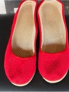 Women’s Red Slip-On Ballet Flats